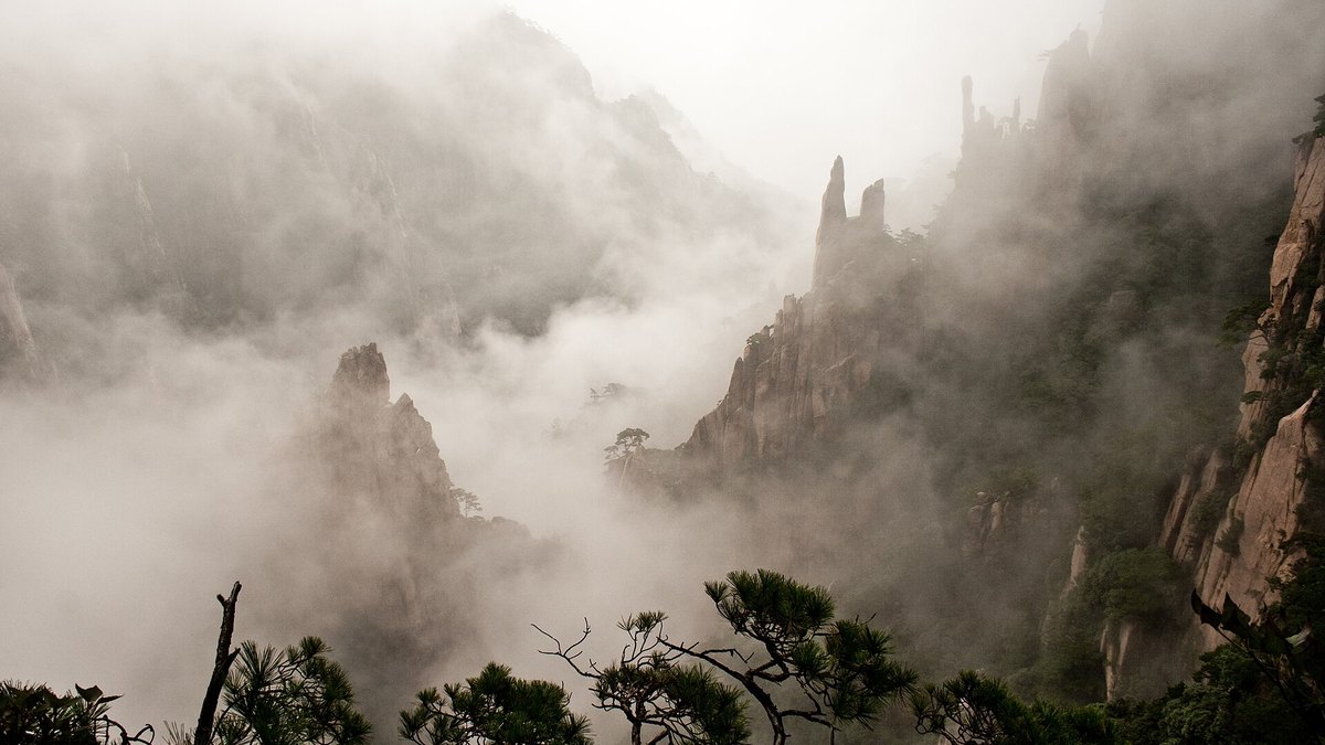 Granite peaks and sea of clouds on Huangshan, Anhui, China